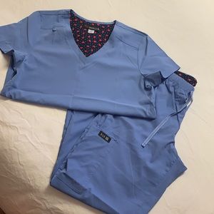 Women’s scrubs